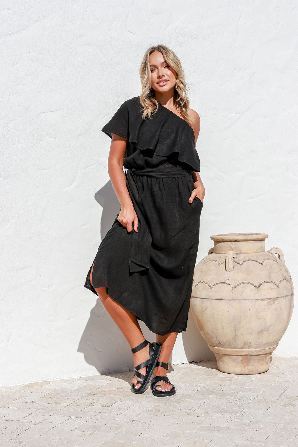 Simpatica Linen Dress - Black