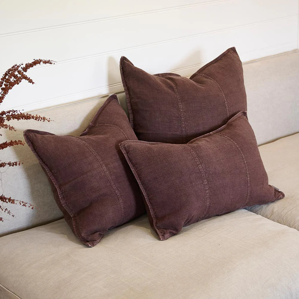 Eadie_Lifestyle_Luca_Linen_Cushion_Chocolate_ECS_23_01_0255_jpg.webp