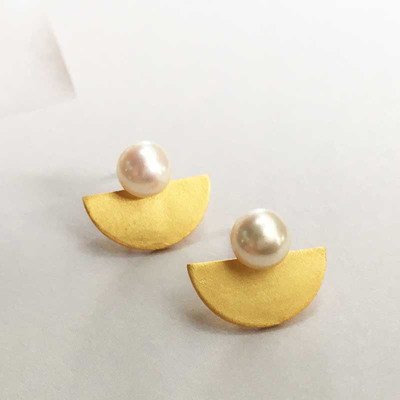 Fan Out Pearl Earrings - Gold