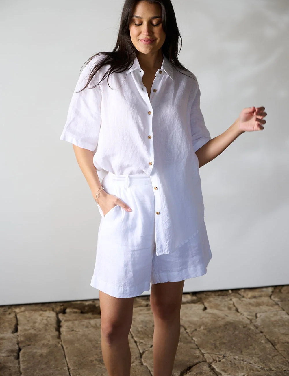 eadie-lifestyle-capri-linen-shirt-white-378415_jpg.webp