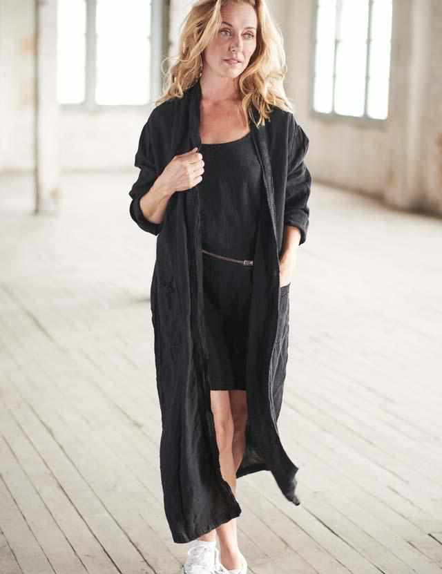 eadie-lifestyle-linen-robe-black-959914.jpg