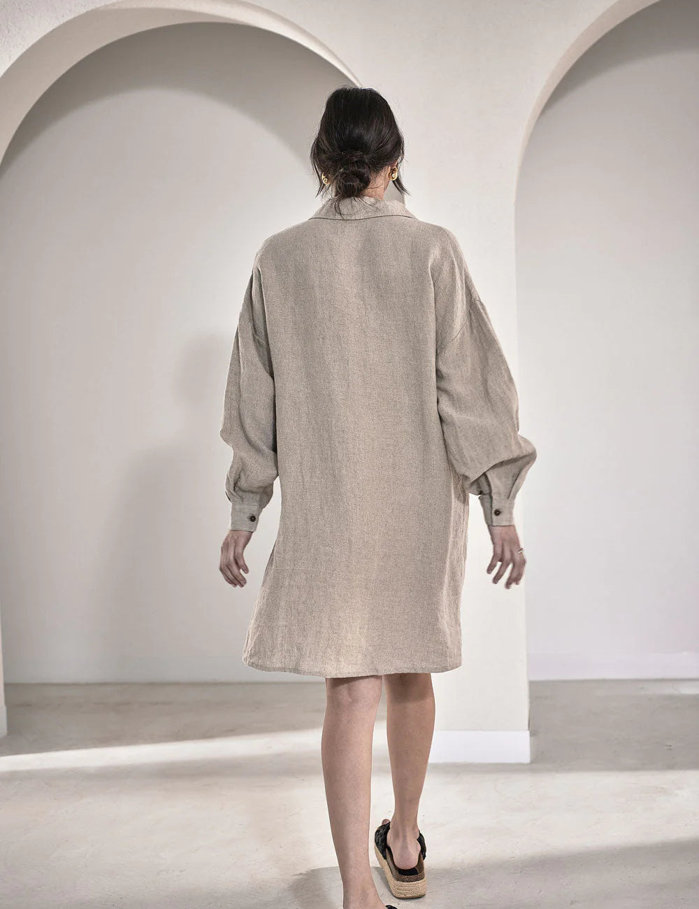 eadie-lifestyle-linen-shift-dress-natural-724529_jpg.webp