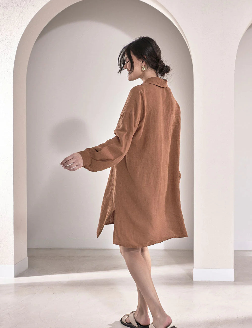 eadie-lifestyle-linen-shift-dress-nutmeg-289850_jpg.webp