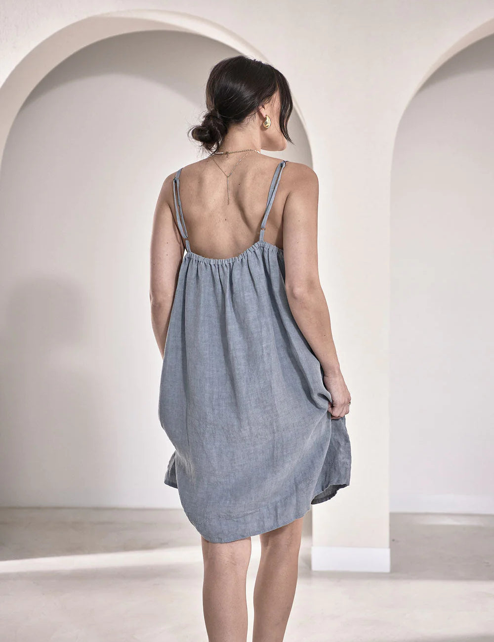 eadie-lifestyle-linen-slip-dress-blue-321559_jpg.webp