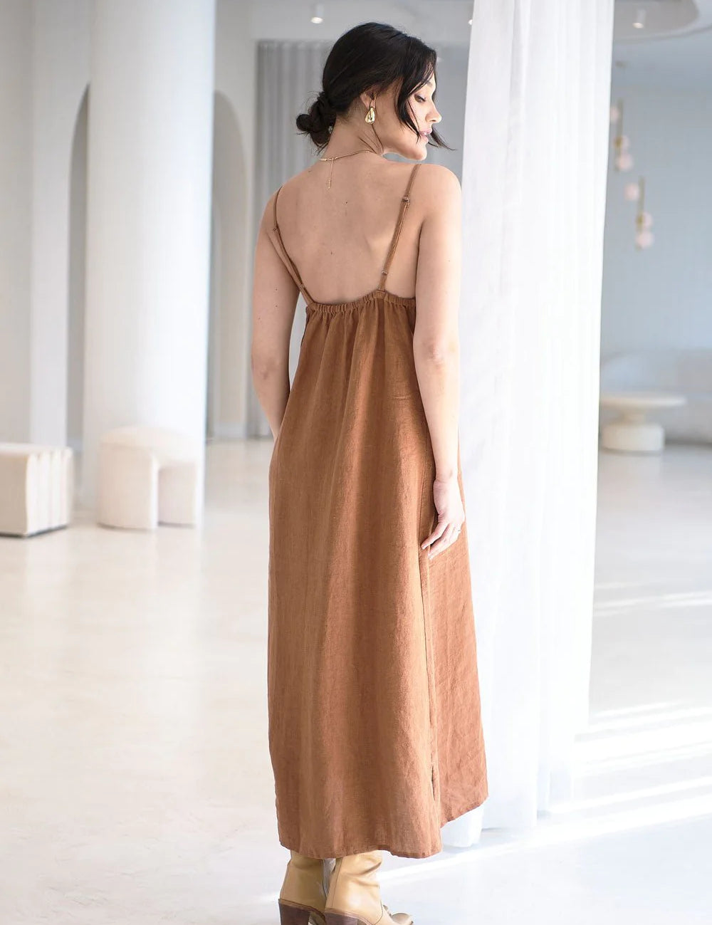 eadie-lifestyle-midi-linen-slip-dress-nutmeg-533188_jpg.webp