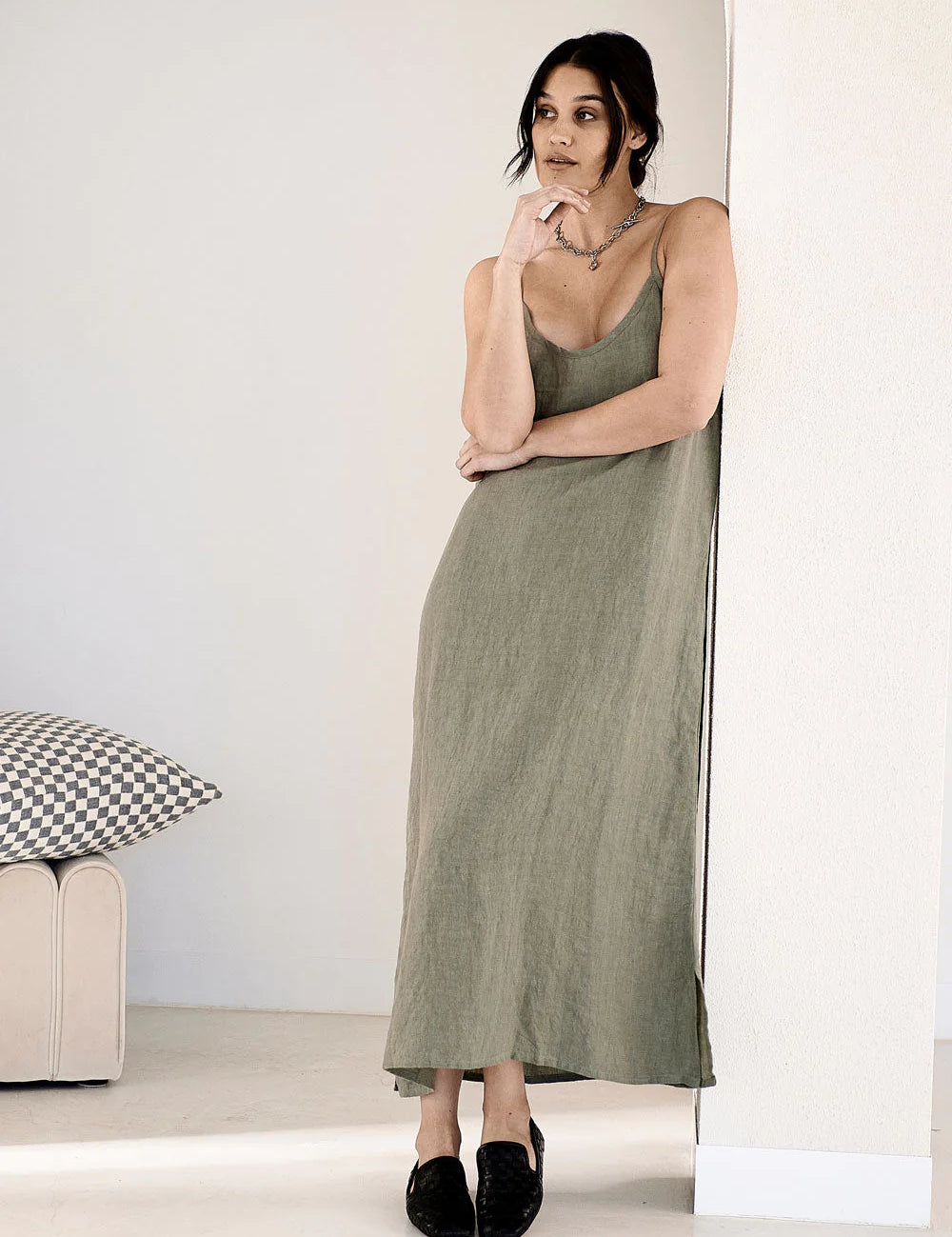 eadie-lifestyle-midi-linen-slip-dress-pistachio-529559_jpg.webp