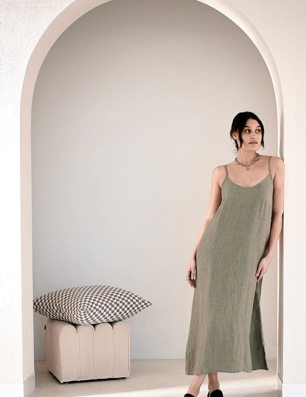 eadie-lifestyle-midi-linen-slip-dress-pistachio-761984_jpg.webp