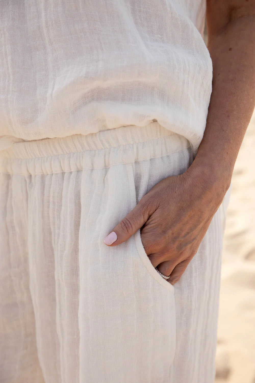 Tallows Linen Shorts - Off White